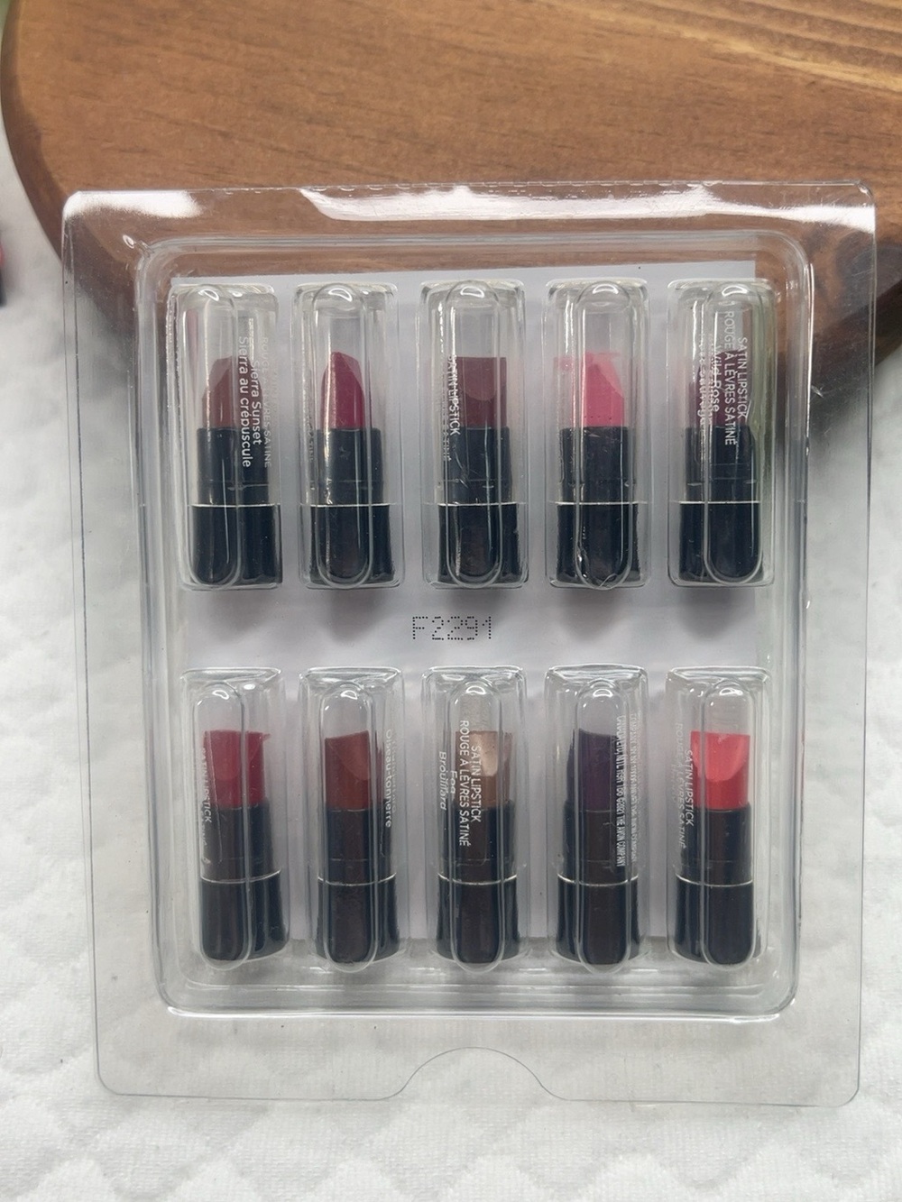 Avon FMG Glimmer Satin Lipstick 10 Mini Sample Pack Assorted Shades NEW

New
